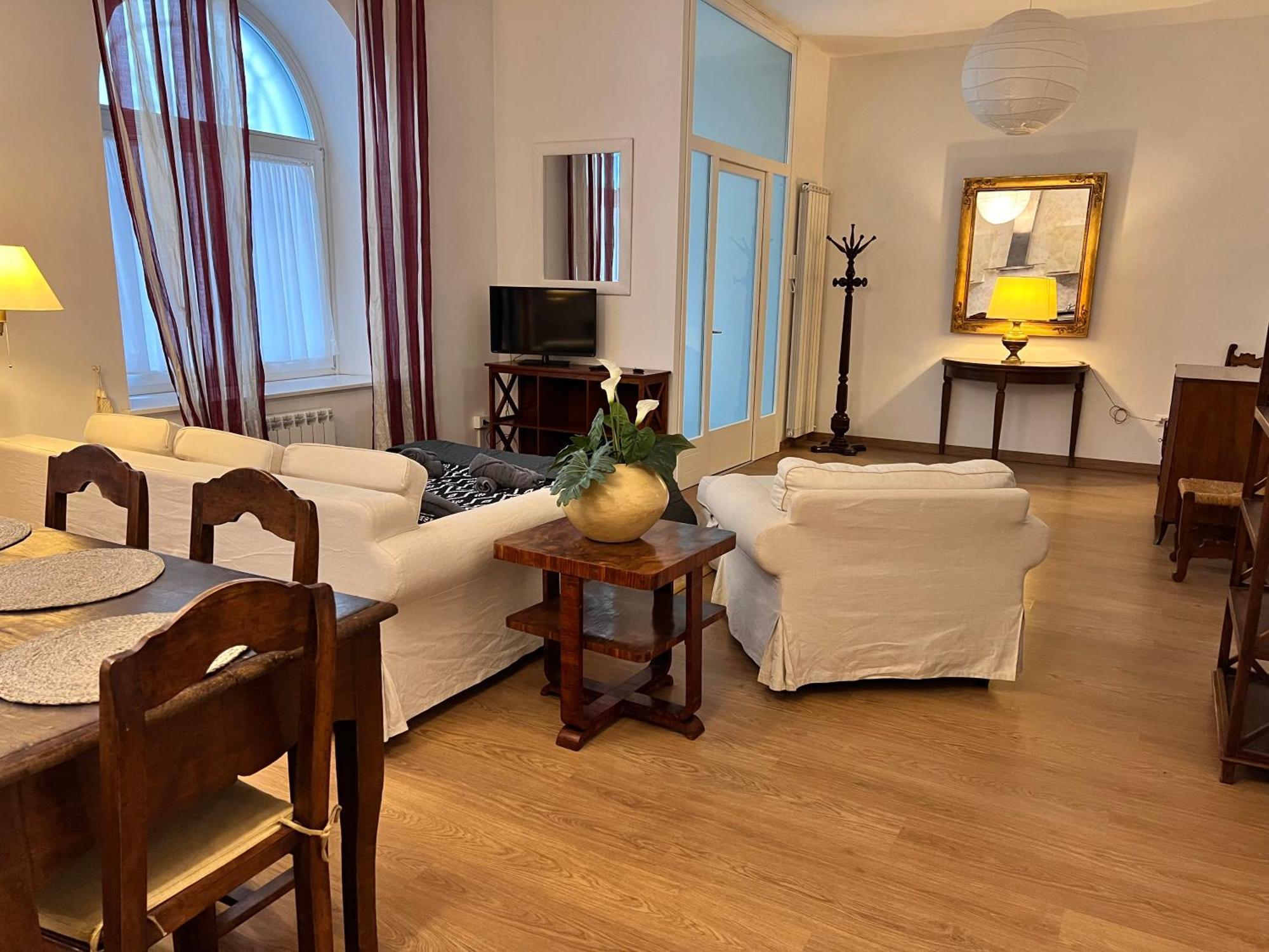 Loft With Private Parking Apartment Триест Екстериор снимка
